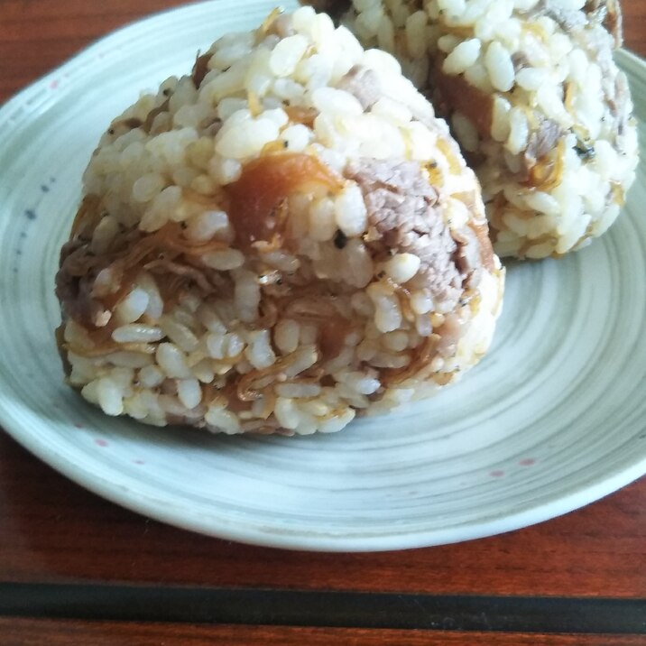 新生姜の佃煮と牛のおにぎり